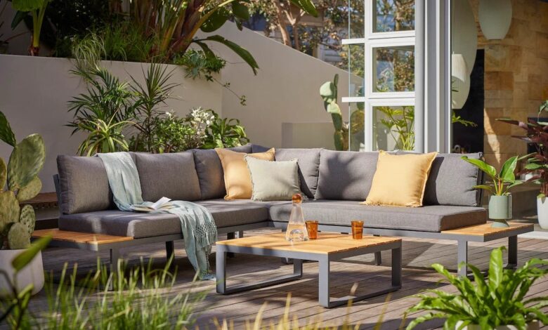 Selecting the Perfect Outdoor Furniture for Your Gold Coast and Perth Homes